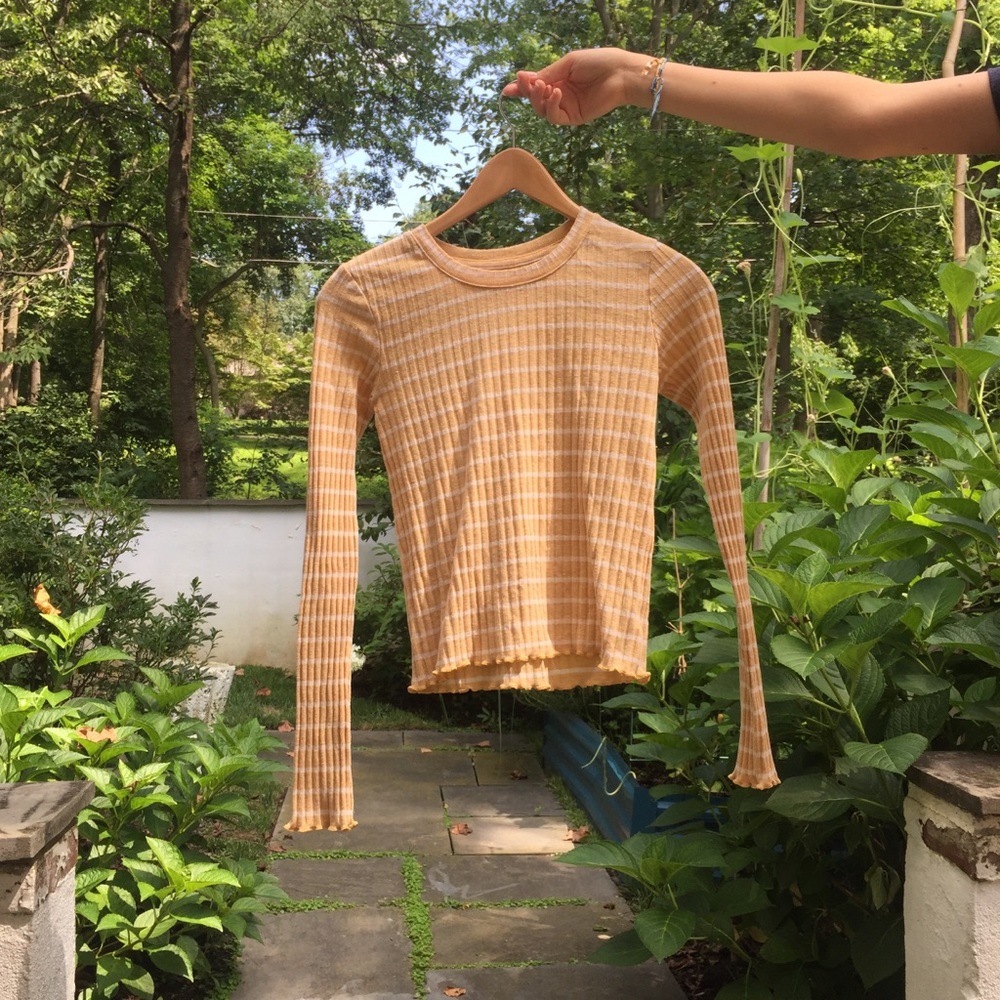 striped yellow top